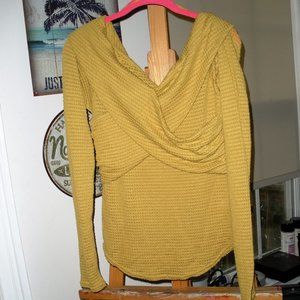 Free People light weight knit , off the shoulder top SZ:L